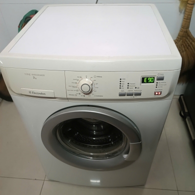 Sửa máy giặt electrolux báo lỗi E90